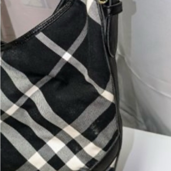 Burberry Black/White Nova Check Canvas And Leather Buckle Hobo - Picture 6 of 17